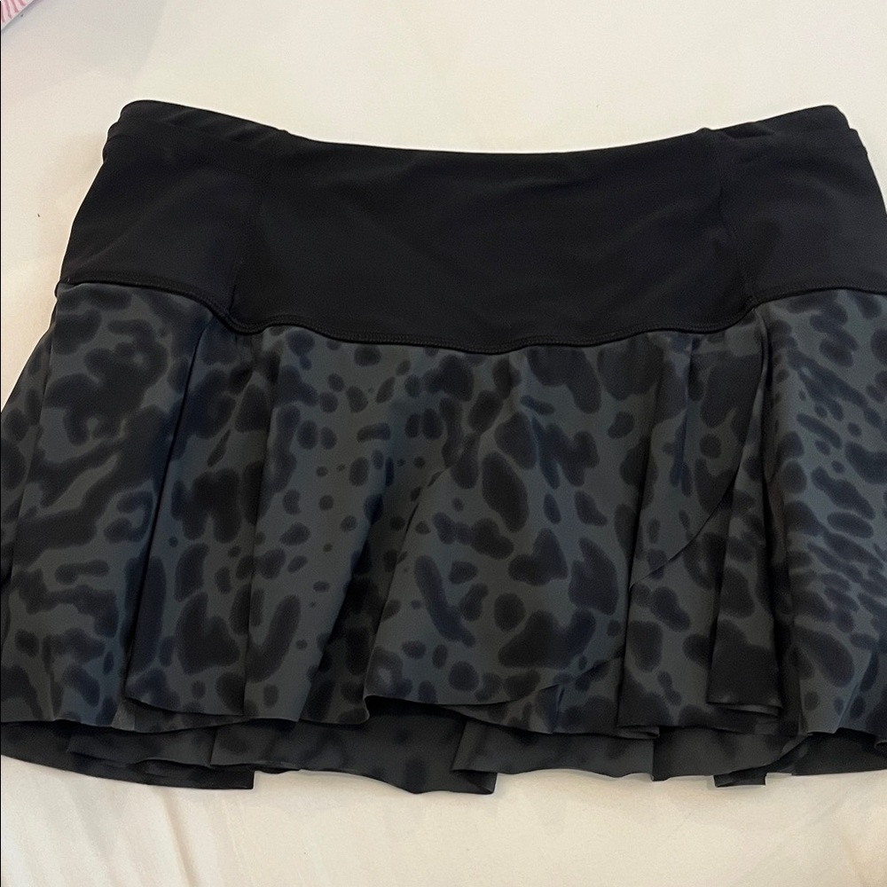 Lululemon Black Leopard Print Women's Skirt